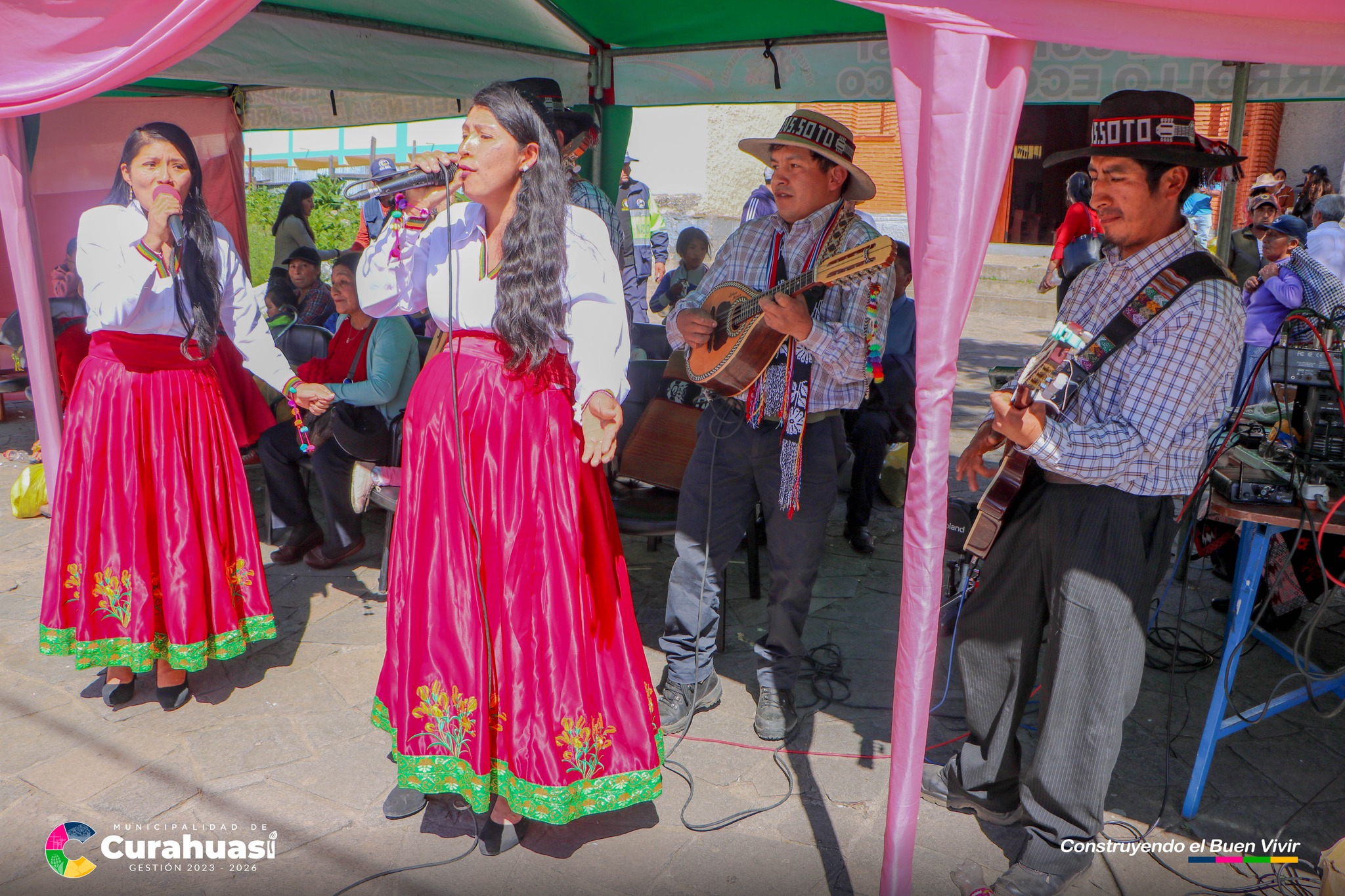 Artistas Curahuasinos Fueron Reconocidos Por La Municipalidad.