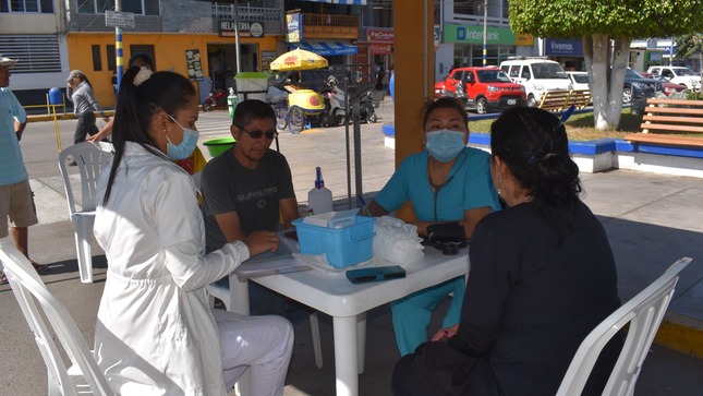 MINSA y ESSALUD con Apoyo de La Municipalidad Provincial de Camaná Realizan Campaña de Salud a Través de Jornada “Chequéate Perú”