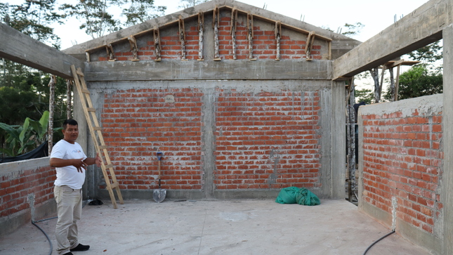supervicion de la obra ebra en la I,E 64335  frida Sebastian Cruz de la CC-NN Santa Isabel 