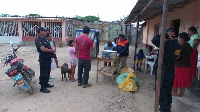 DAMNIFICADOS POR LLUVIAS SIGUEN RECIBIENDO APOYO
