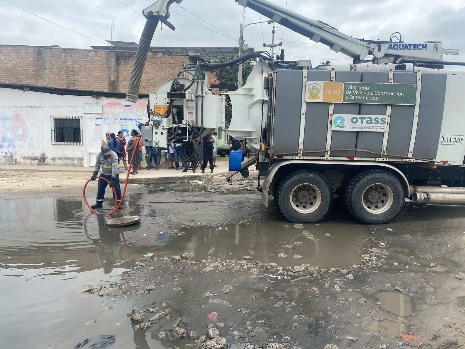HIDROJET SIGUE SOLUCIONANDO COLMATACIÓN DEL SISTEMA DE ALCANTARILLADO EN SANTA TERESITA