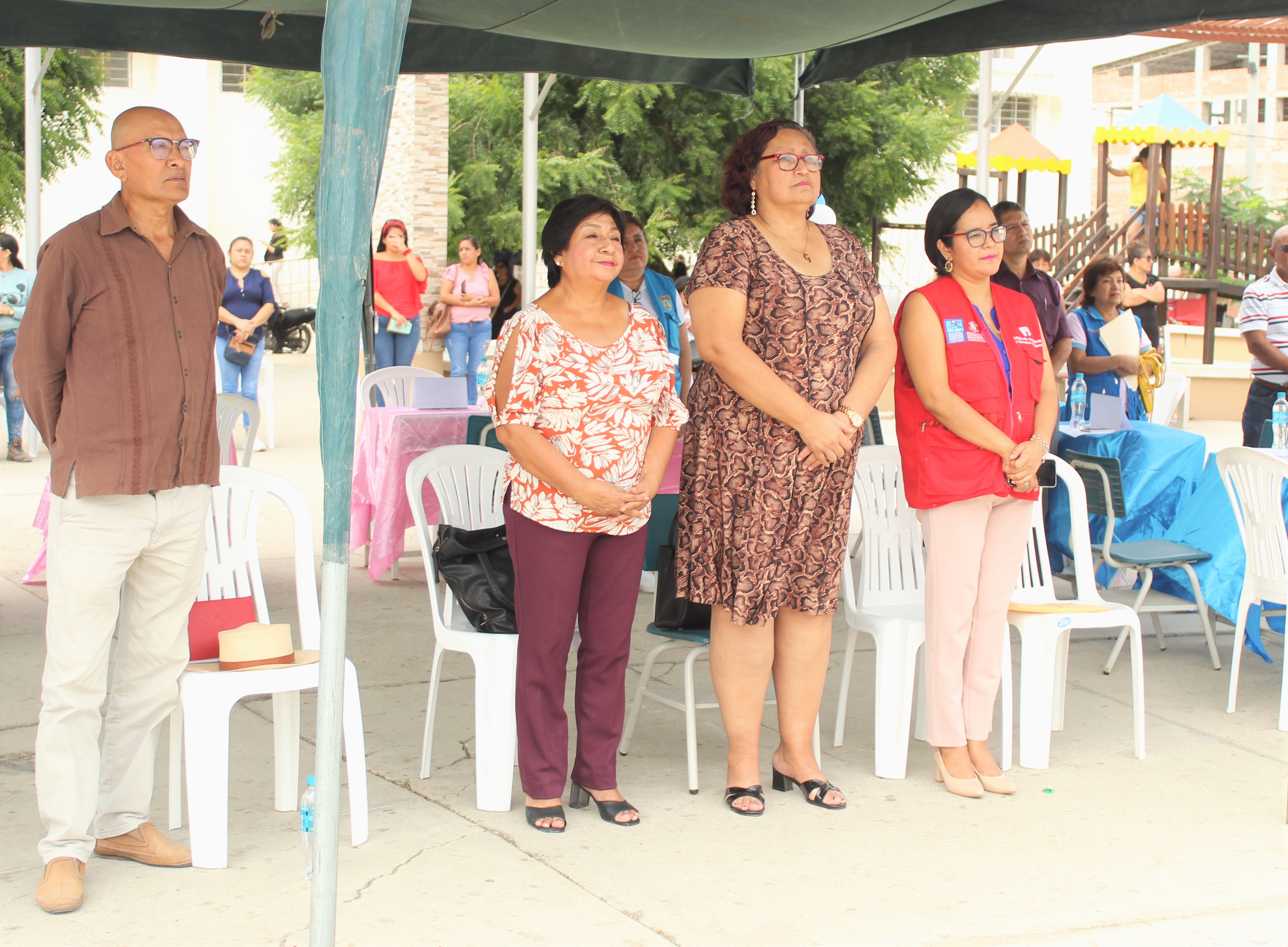 Autoridades asistentes