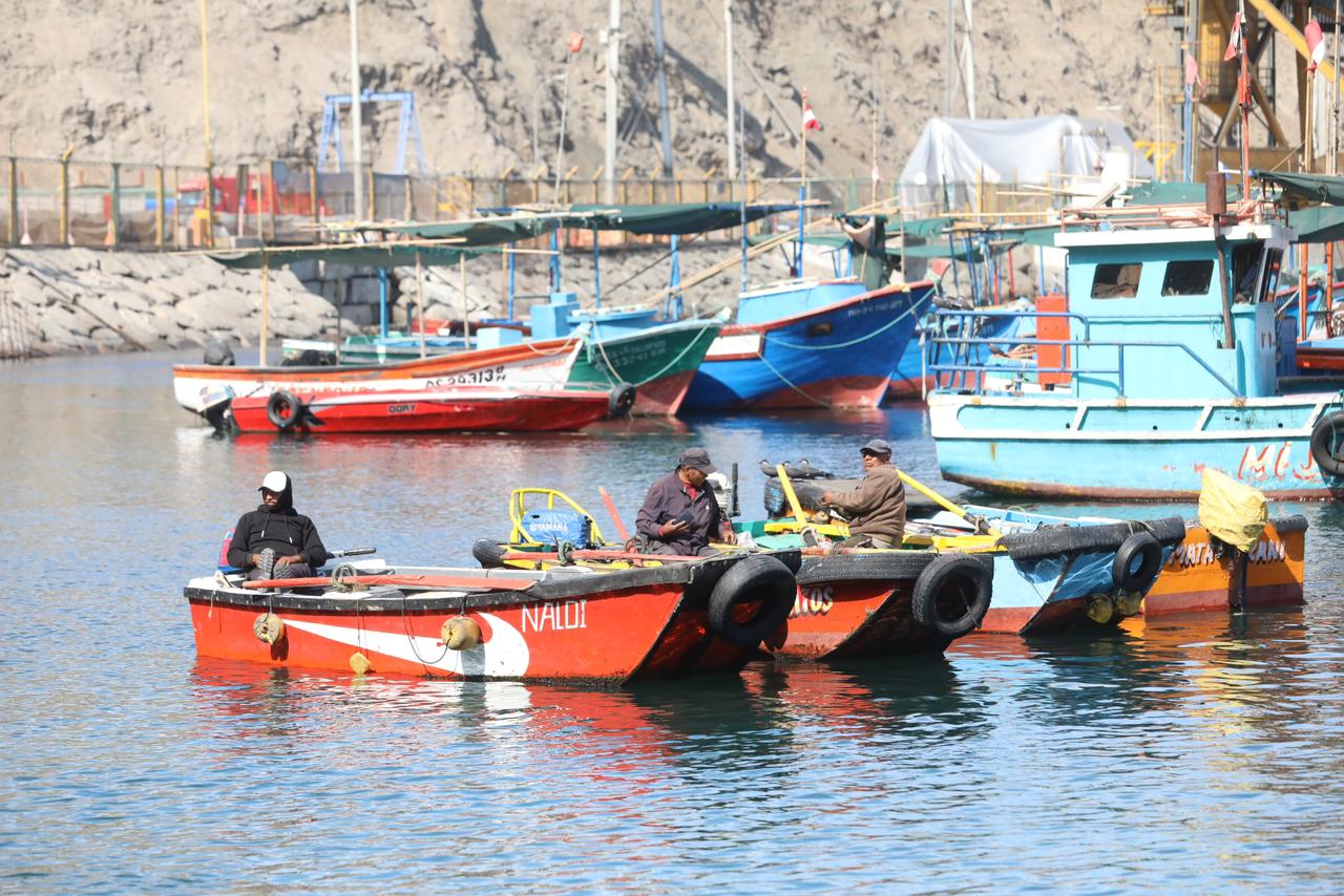 Gobierno promulga ley que reconoce pesca ancestral y tradicional artesanal y su preservación dentro de las cinco millas marítimas