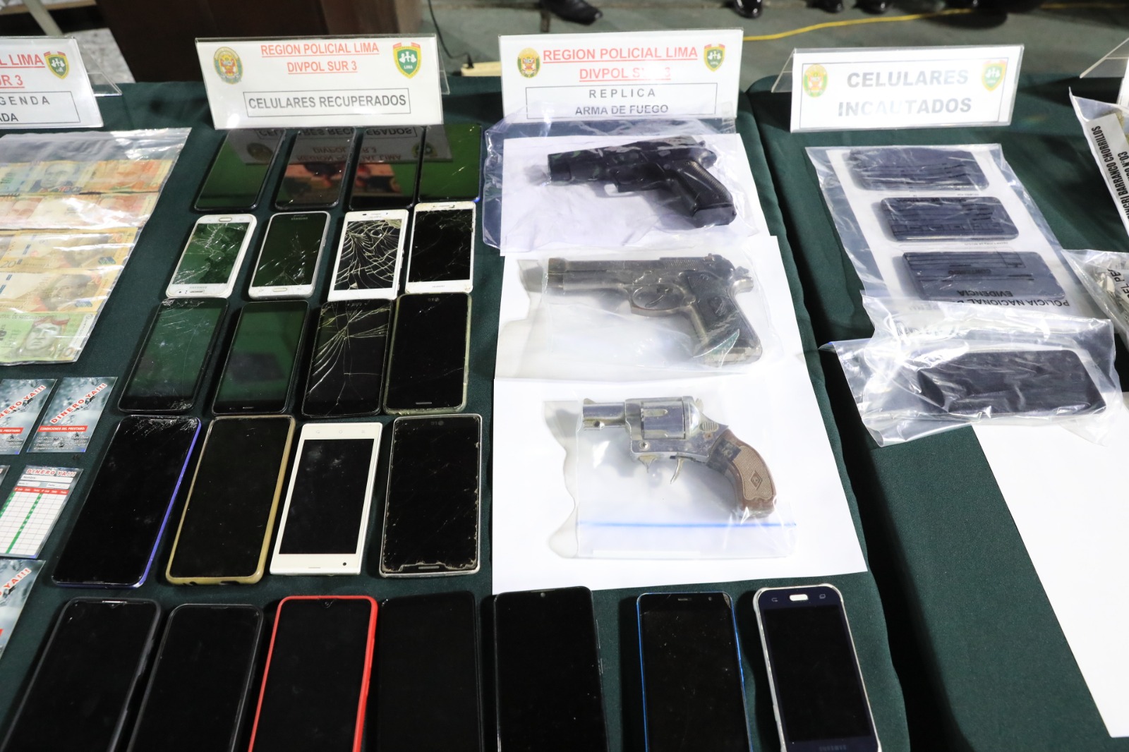 Armas y celulares incautados