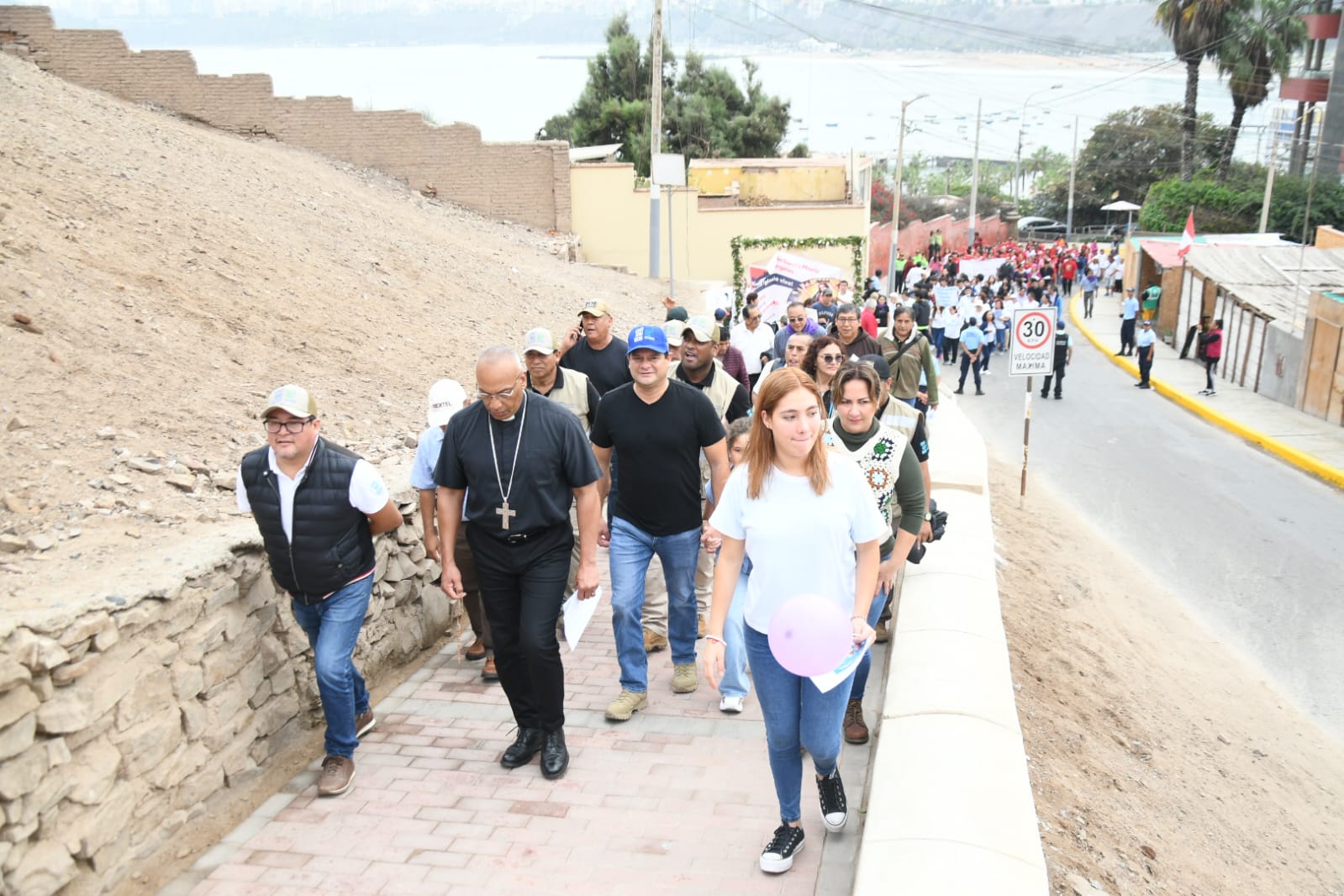 Alcalde Fernando Velasco participó junto al teniente alcalde Richard Cortez y funcionarios