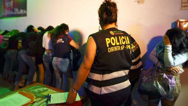 Mujeres detenidas en operativo de trata de personas