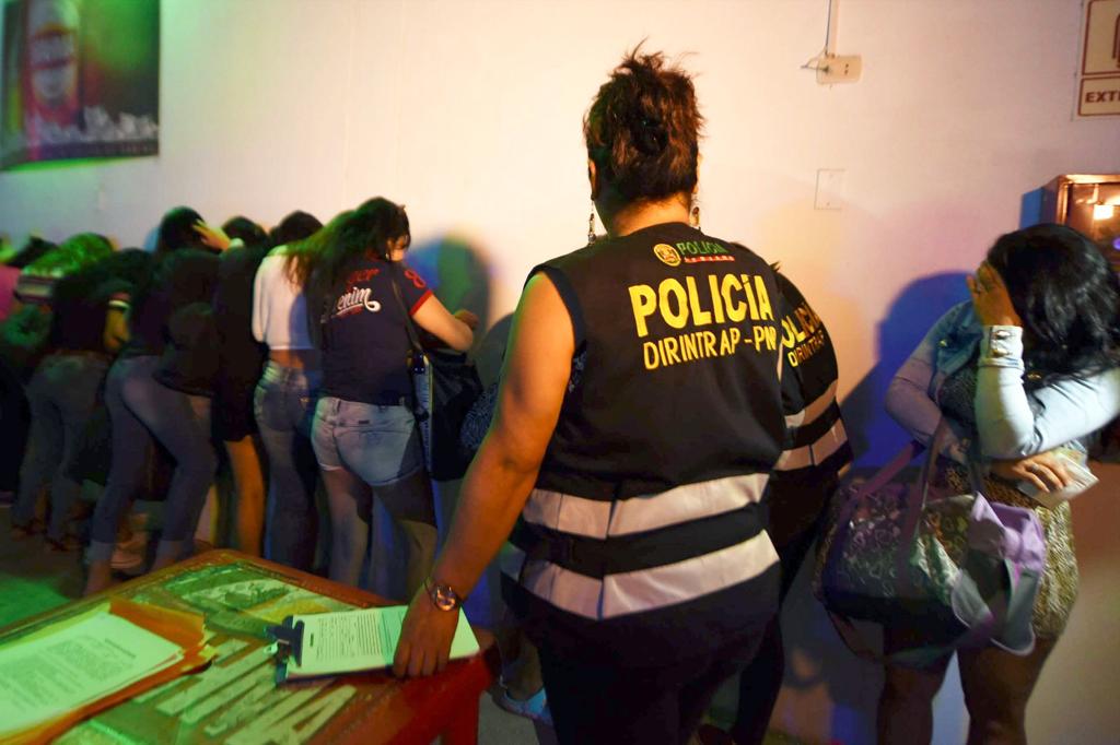 Mujeres detenidas en operativo de trata de personas