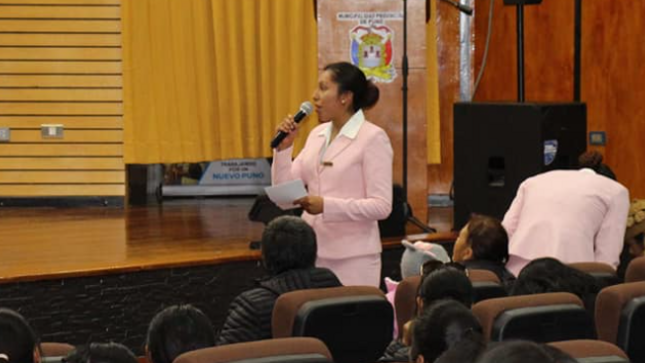 La Gerencia de Desarrollo Humano y Participación Ciudadana, de la Municipalidad Provincial de Puno, mediante el Plan Articulado de Nutrición llevo a cabo la capacitación sobre “Loncheras Saludables y Hábitos Saludables”, en coordinación con la directora de la Institución Educativa Club de Leones N° 193, Ruth Yene Carbajal Catacora.