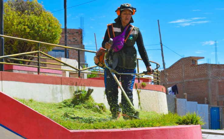 El mirador Morocollo, ubicado en el barrio Ricardo Palma de la Ciudad Lacustre, fue intervenido y recuperado esta mañana por la Municipalidad Provincial de Puno, luego de que por varios años luzca abandonado y descuidado.