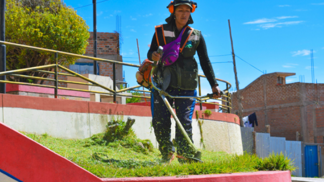 El mirador Morocollo, ubicado en el barrio Ricardo Palma de la Ciudad Lacustre, fue intervenido y recuperado esta mañana por la Municipalidad Provincial de Puno, luego de que por varios años luzca abandonado y descuidado.