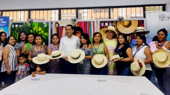 La región Piura tiene embajadora del sombrero de paja toquilla