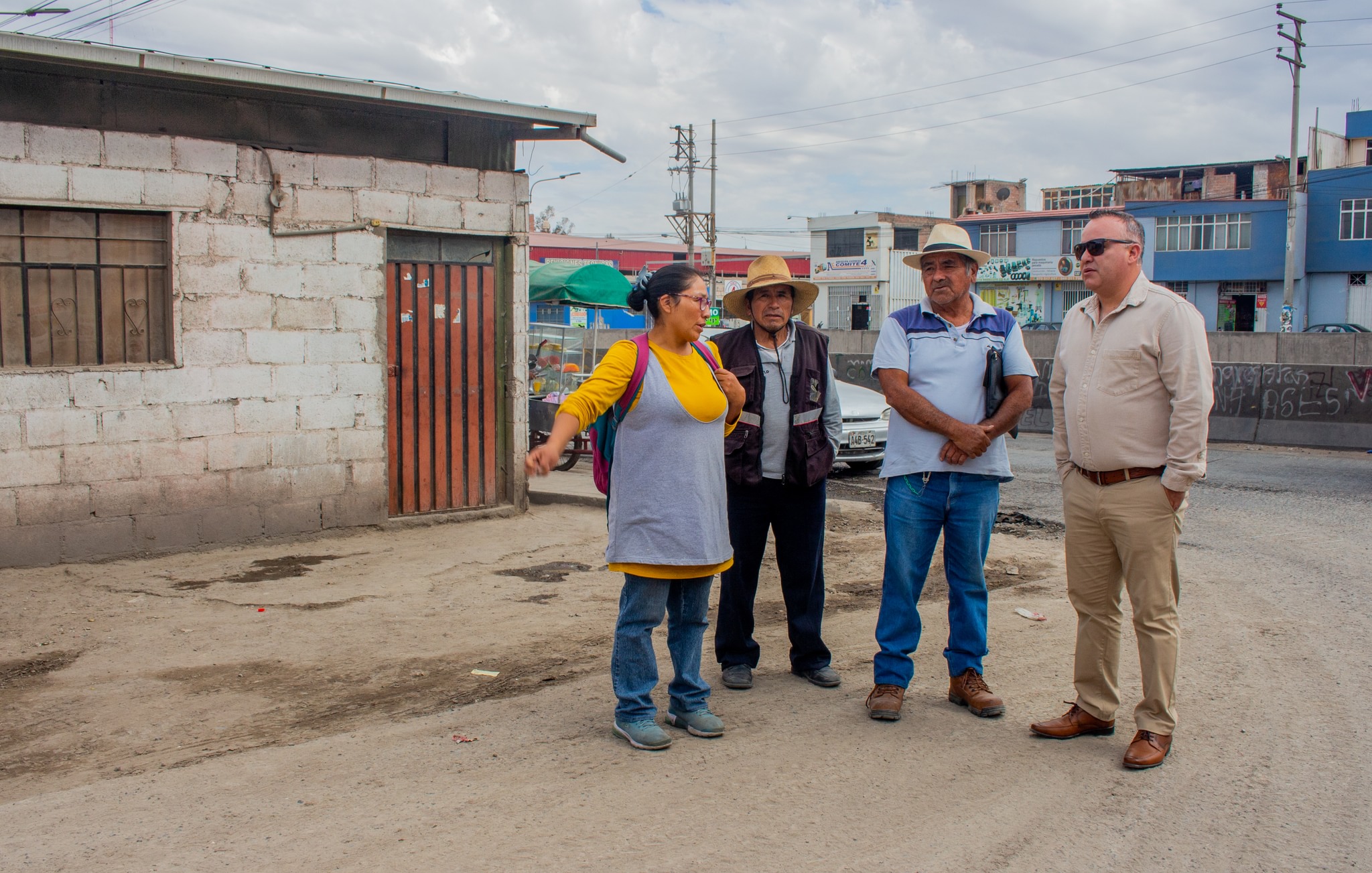 Vecinos se reunieron con autoridad municipal de la Villa de Sachaca.