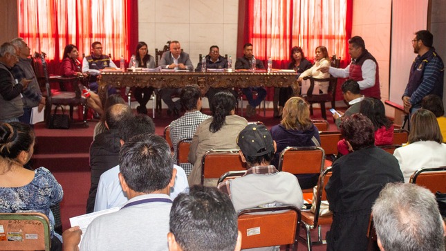 Burgomaestre y regidores se reunieron con vecinos y dirigentes de la Villa de Sachaca.