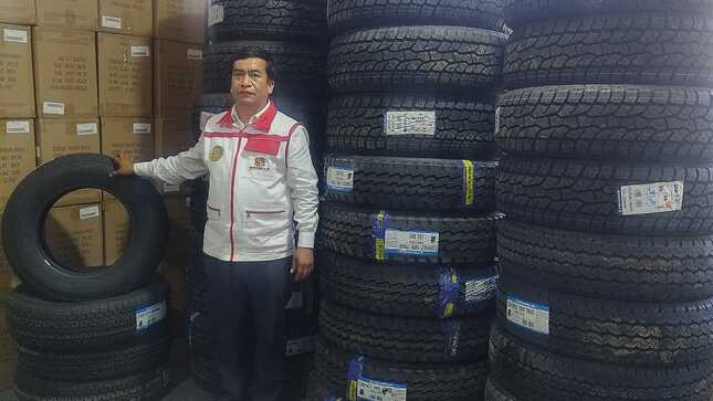 Foto de la adquisición de 35 neumáticos