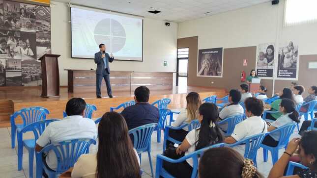 300 funcionarios y servidores reciben charlas sobre lucha contra la corrupción