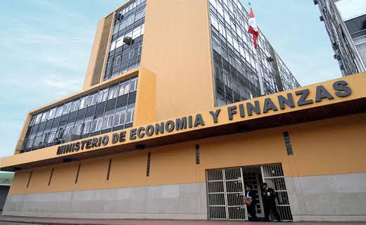 Se reunió en Lima con Ministro de Economía
