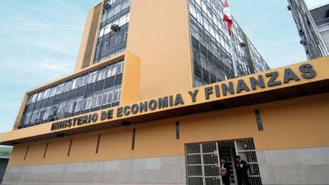 Se reunió en Lima con Ministro de Economía
