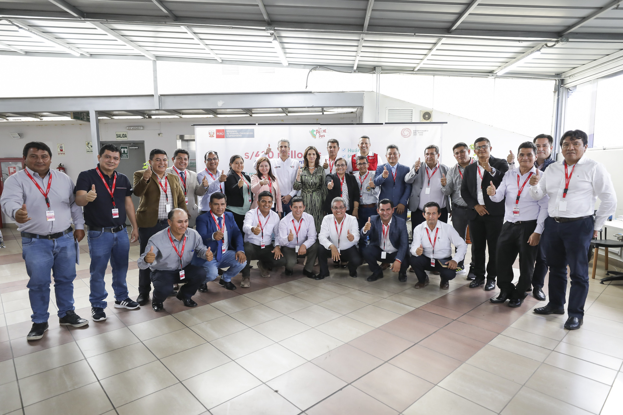 Veinte alcaldes provinciales y distritales de Huánuco, Ica, Loreto, Pasco, Piura, San Martín y Ucayali llegaron a Lima para suscribir los convenios de transferencia.