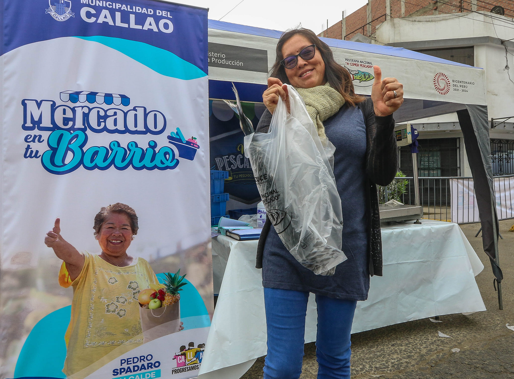 Una gran variedad de alimentos de calidad fueron llevados la Urb. Santa Rosa.