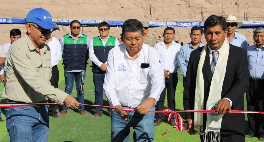 La autoridad edil provincial, CPC. Jhon Larry Coayla, se realizó la inauguración de la obra "Mejoramiento de los servicios deportivos de la Asociación de Residentes de Puno, Centro Poblado San Francisco”. Estuvo presente el Congresista de la República, Victor Cutipa, alcaldes distritales de Torata, San Cristóbal, Cuchumbaya; así como autoridades de la Policía Nacional del Perú y representantes de la sociedad civil.