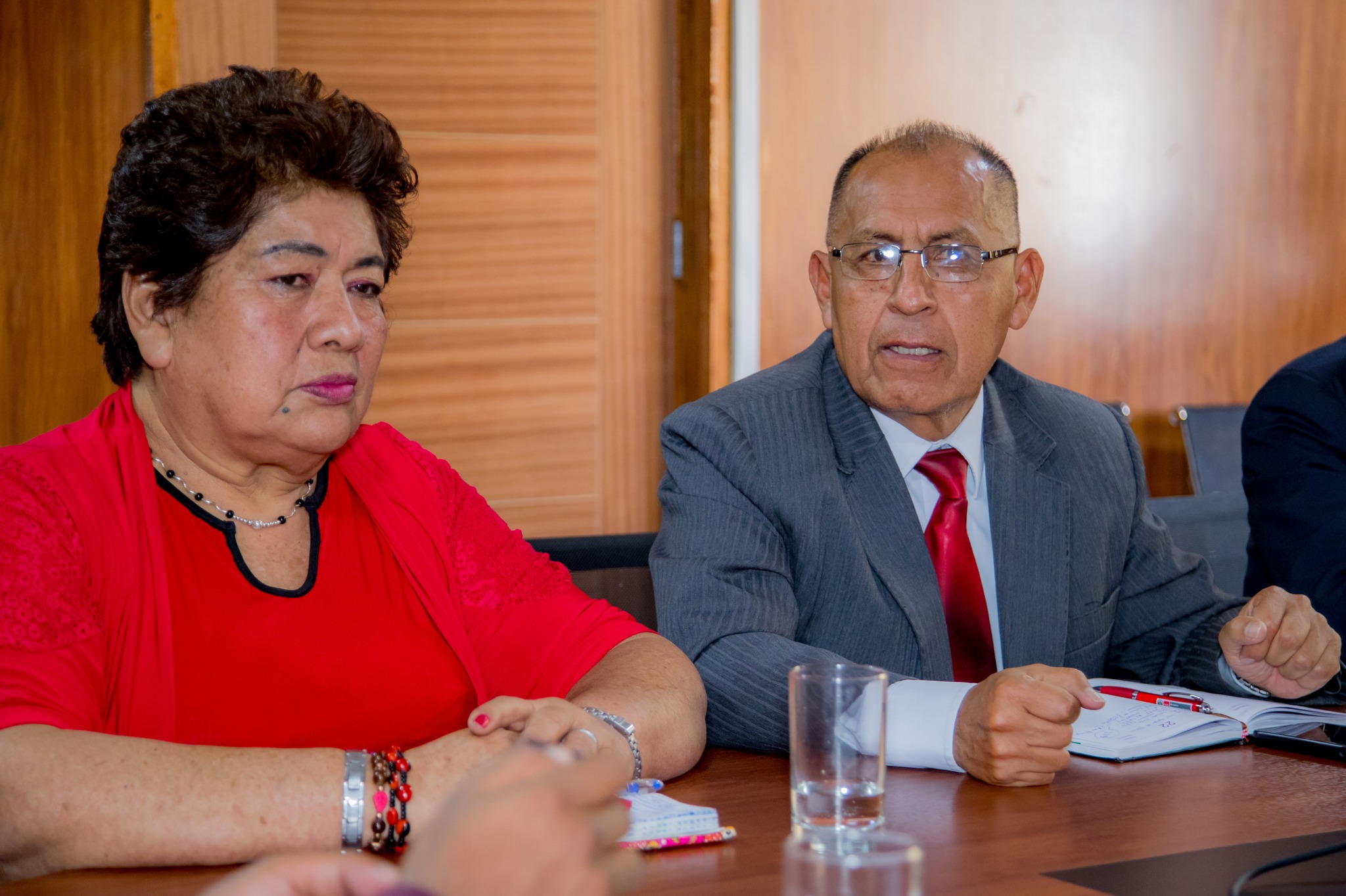 Nueva infraestructura y licenciamiento institucional para institutos de educación superior de Abancay y Andahuaylas garantizó gobernador Percy Godoy al coordinar acciones con directores
