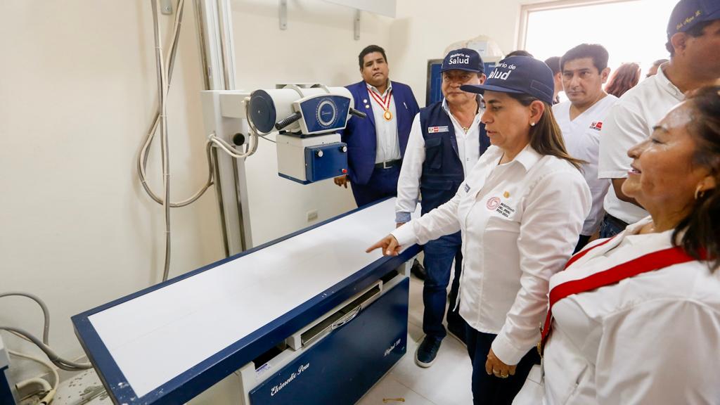 Piura: ministra de Salud se compromete a recuperar operatividad del centro de salud El Alto