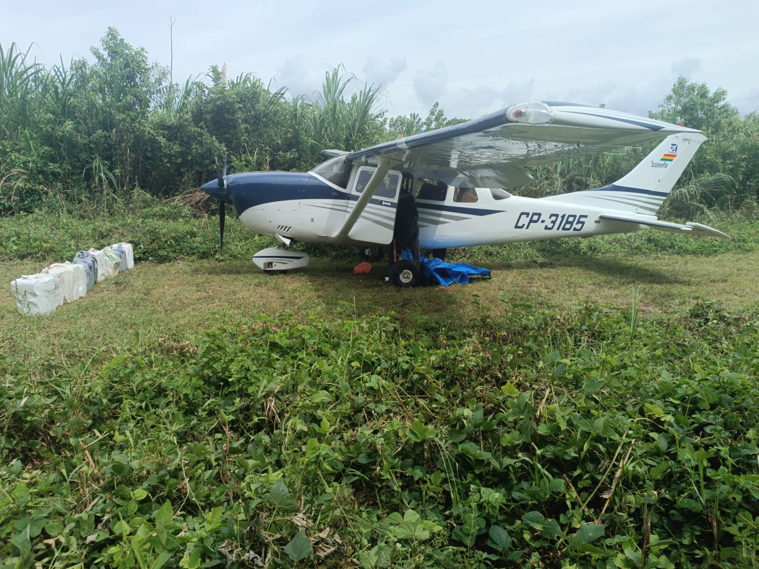 PNP incauta más de 300 kilos de droga tras enfrentarse a balazos con narcotraficantes en Madre de Dios