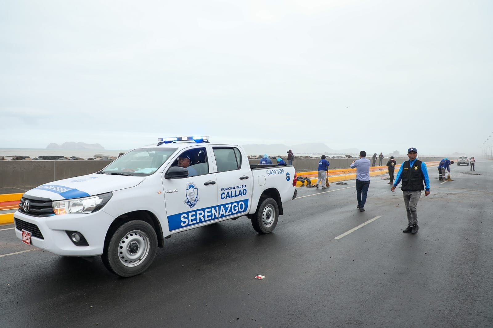 Desde la tarde del jueves, realizamos el cierre de la Costa Verde en el sentido del Callao a Lima para evitar accidentes.