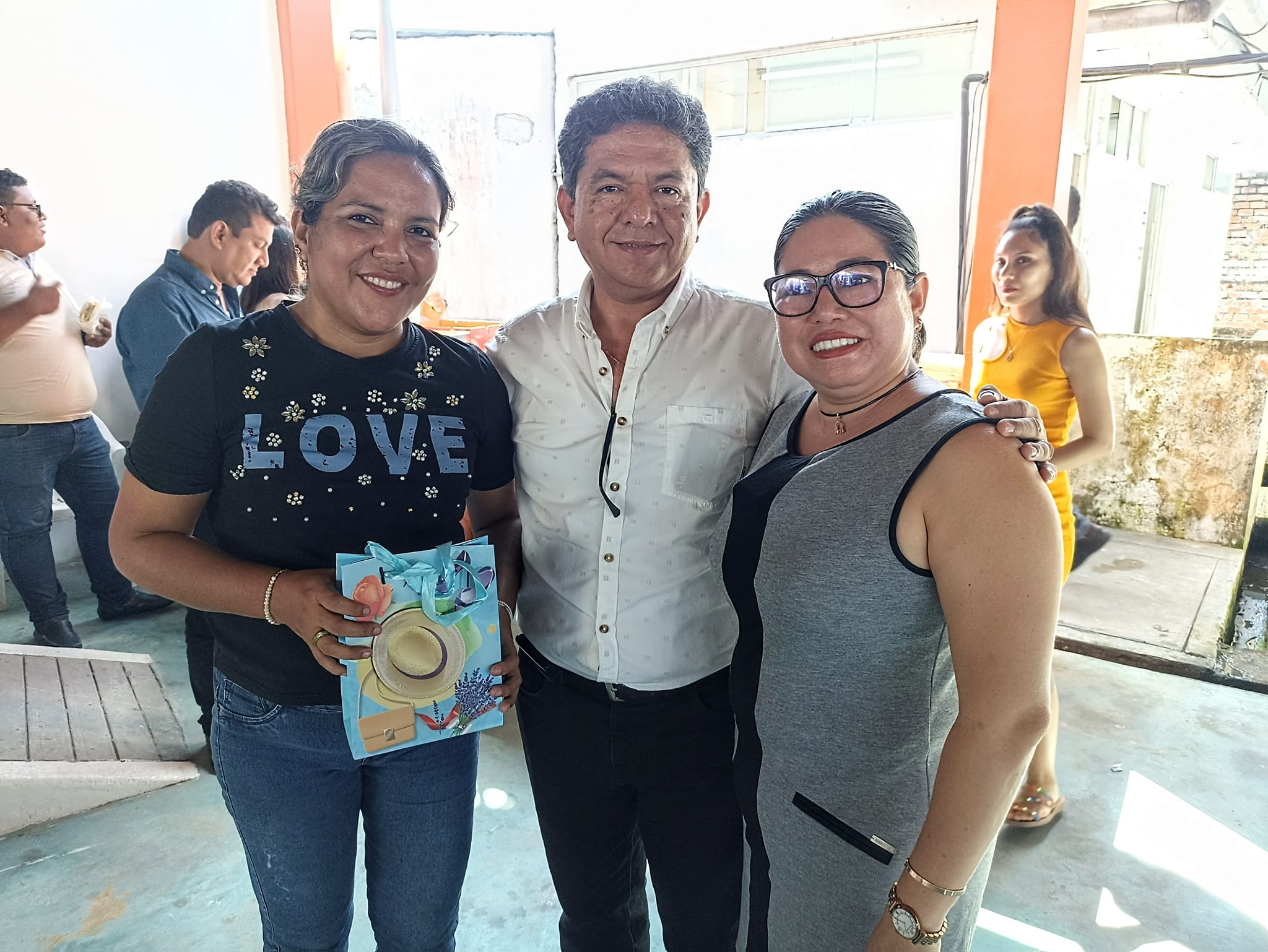 Gerente Regional Rindió Emotivo Homenaje A Madres Trabajadoras