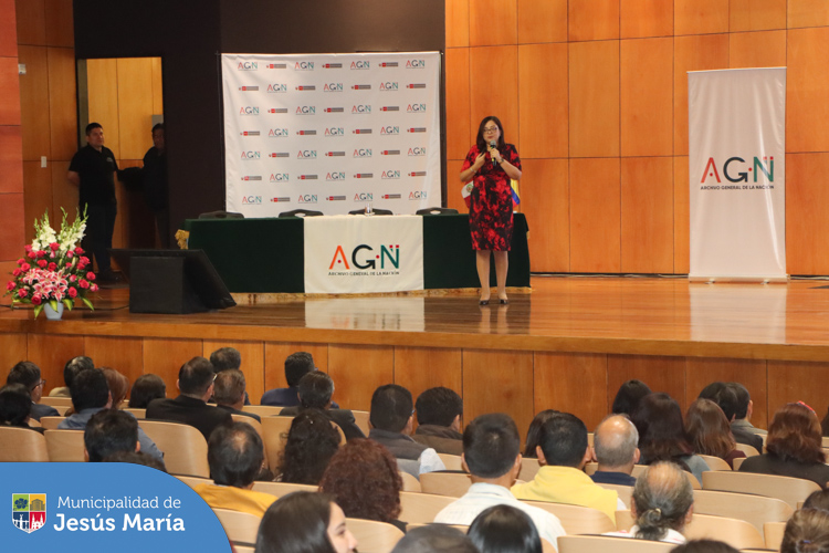 ✔️ Nuestra Subgerenta de Atención al Ciudadano, Gestión Documental y Archivo, Mirtha Escajadillo Caballero, brindó la charla enfocada en difundir todo lo que fue nuestro reciente concurso “En Búsqueda de Tesoros” y cómo se debería usar estratégicamente para la mejora, cautela y resguardo de los archivos 📜 y documentos con relevancia histórica, cívica, científica y cultural de cualquier entidad.