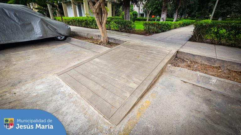 Con el objetivo de mejorar la accesibilidad para todos nuestros vecinos, nuestra Subgerencia de Obras Públicas, viene realizando 🚧👷♂️ las modificaciones y reparaciones necesarias en las rampas de acceso de nuestra emblemática Residencial San Felipe.