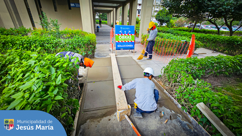Con el objetivo de mejorar la accesibilidad para todos nuestros vecinos, nuestra Subgerencia de Obras Públicas, viene realizando 🚧👷♂️ las modificaciones y reparaciones necesarias en las rampas de acceso de nuestra emblemática Residencial San Felipe.