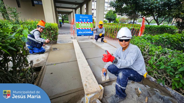 Con el objetivo de mejorar la accesibilidad para todos nuestros vecinos, nuestra Subgerencia de Obras Públicas, viene realizando 🚧👷♂️ las modificaciones y reparaciones necesarias en las rampas de acceso de nuestra emblemática Residencial San Felipe.
