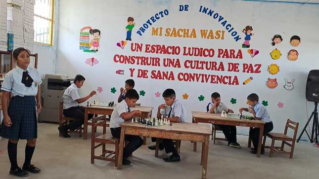 Niños participando de espacio ganador.