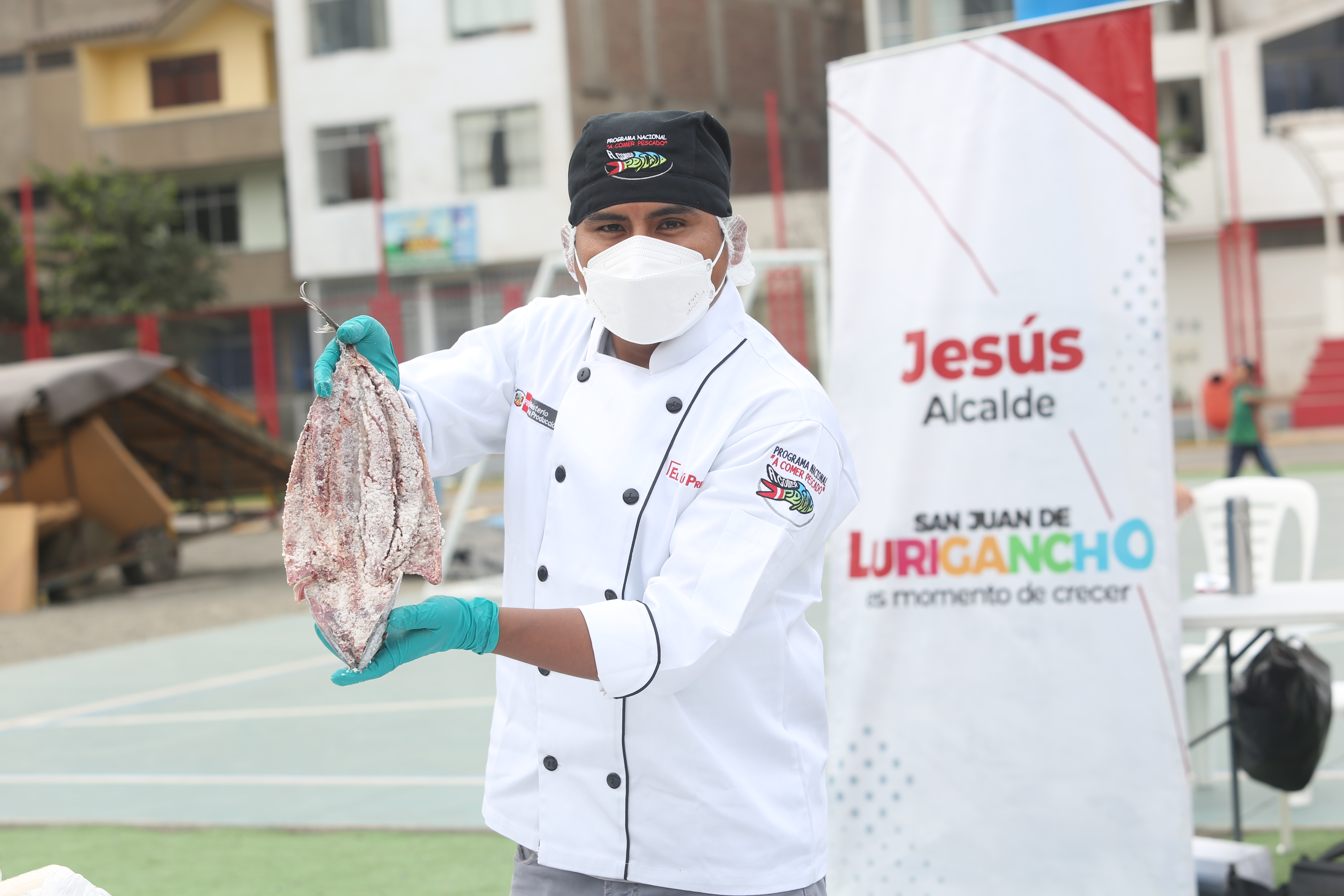 Ollas Comunes: 130 madres aprendieron a conservar pescado por tres meses sin congelarlo