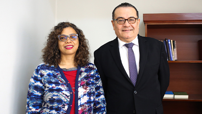 El magistrado César Ochoa Cardich se reunió con la profesora María Luisa Rodríguez Peñaranda.