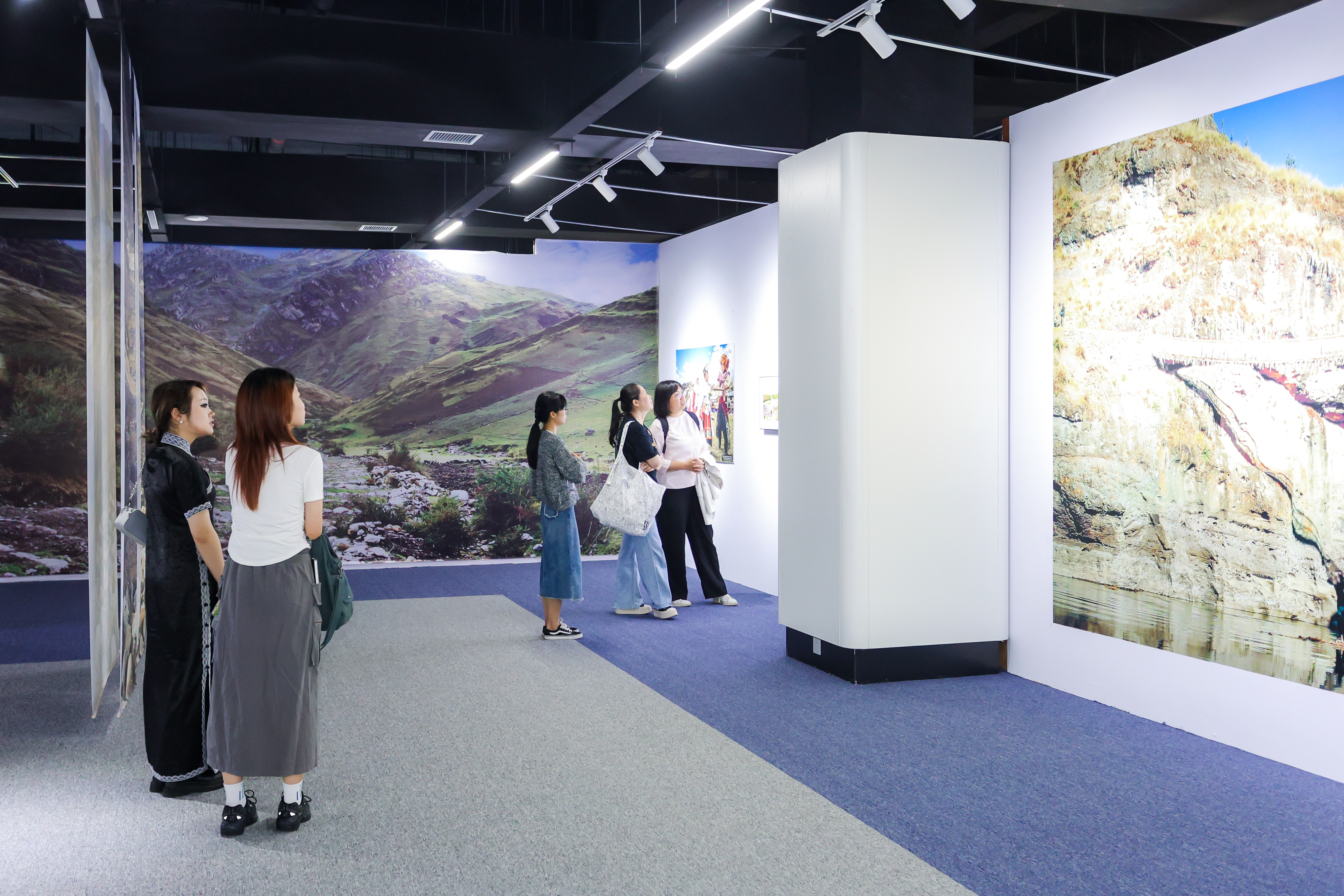 Exhibición fotográfica sobre el Gran Qhapaq Ñan en China