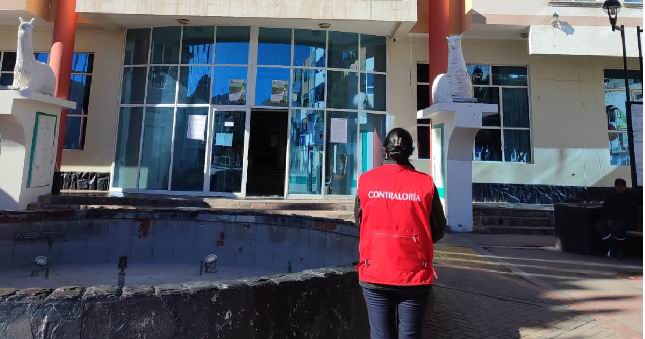 Contraloría alerta riesgos en proceso de adjudicación de mantenimiento de camino vecinal en Carabaya