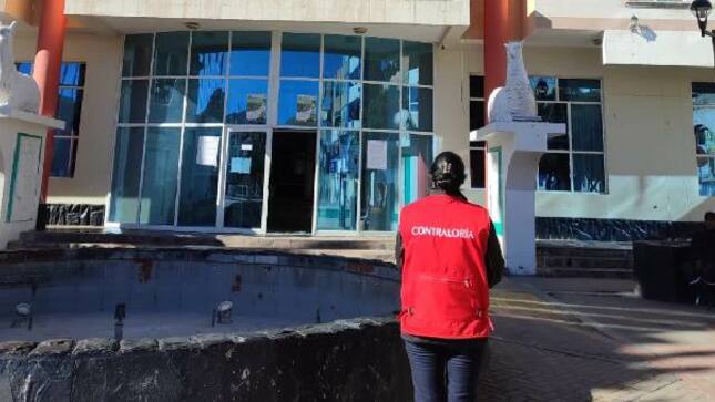 Contraloría alerta riesgos en proceso de adjudicación de mantenimiento de camino vecinal en Carabaya