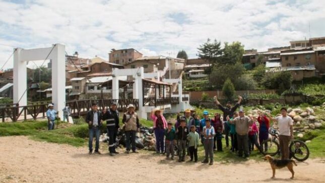 Vecinos reunidos luego de culminar la actividad. 