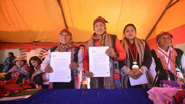 Ministerio de Vivienda firma convenios de transferencia de recursos con municipios de Cusco