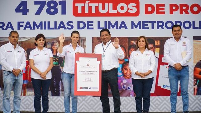 Foto 1 de Diris Lima Centro recibe título de propiedad del centro de salud Villa María del Perpetuo Socorro