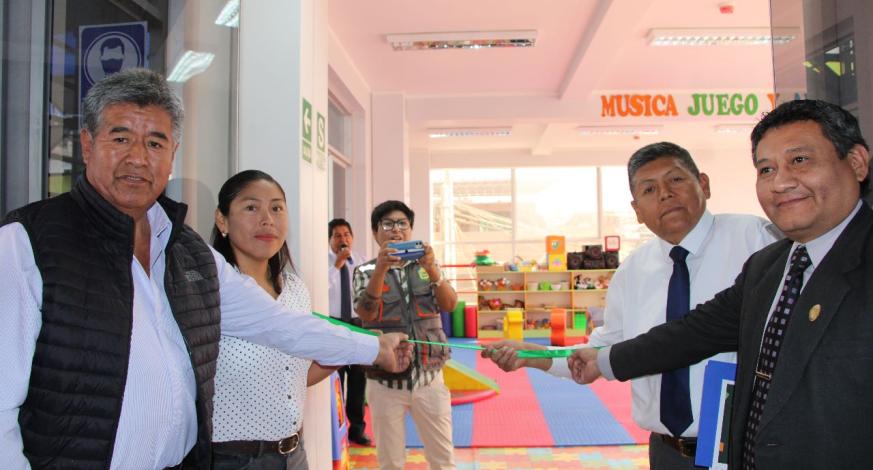 Motivar el desarrollo integral de la persona desde su infancia es fundamental, por ello, esta mañana se desarrolló la inauguración del programa “Ludotecas” en el Complejo Municipal, con la presencia del alcalde provincial John Larry Coayla, la regidora Sandra Espinoza y los alcaldes del Centro Poblado de Los Ángeles y Chen Chen.