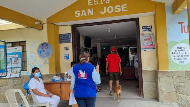 Comisionada supervisa establecimiento de salud