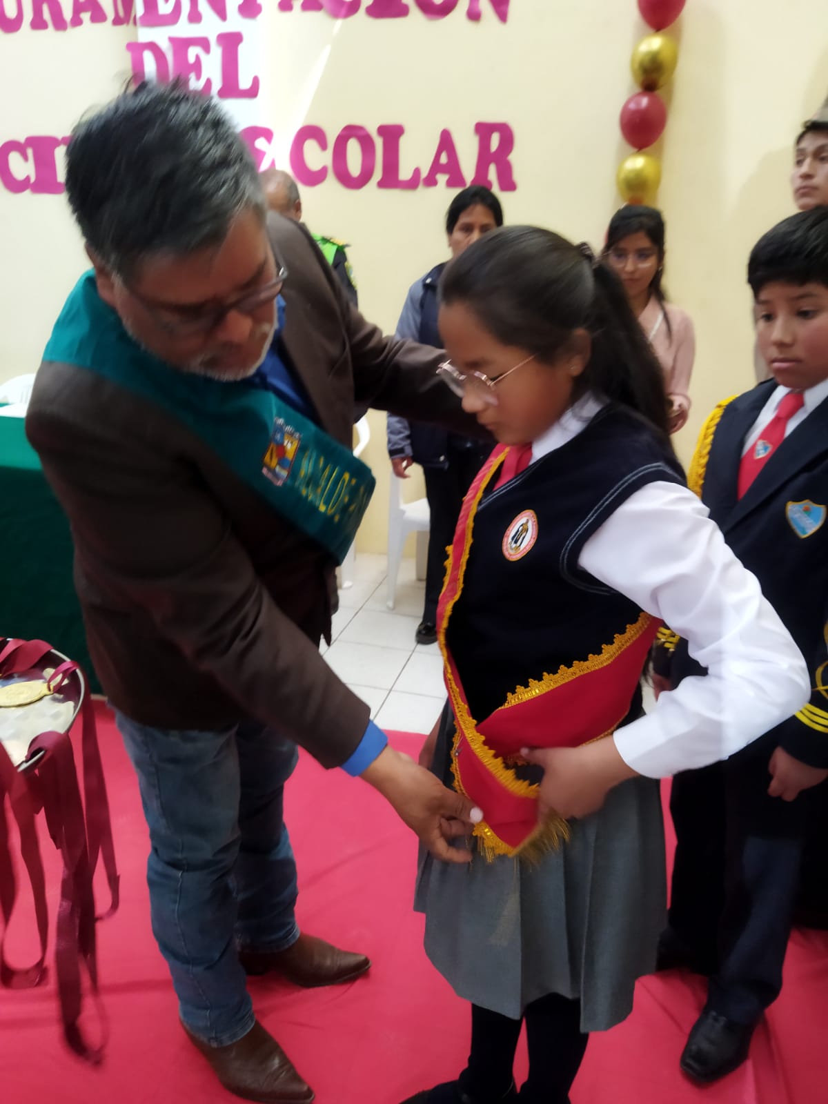 Foto de juramentación de municipios escolares.