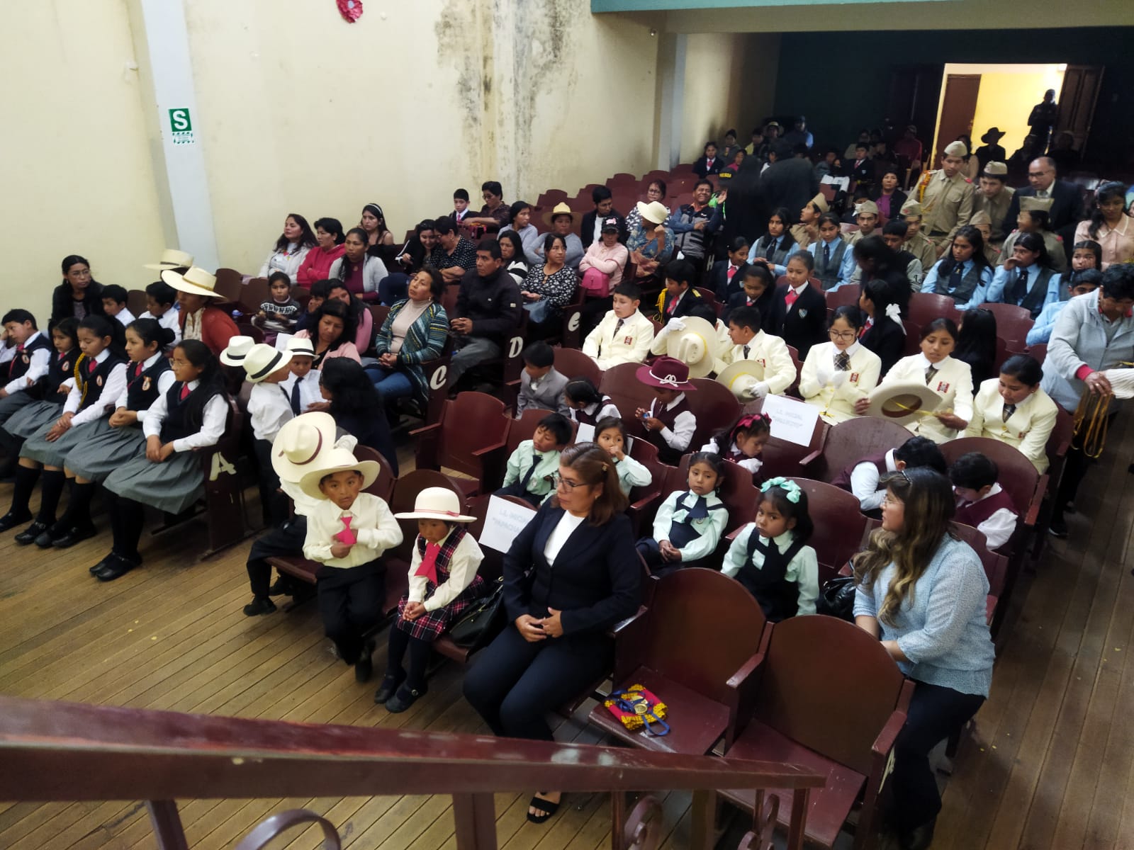 Foto de juramentación de municipios escolares.