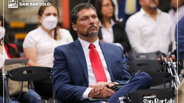 Hace unos días, nuestro Alcalde, August Carbajal, participó en el importante Simposio sobre mercados mayoristas en el Perú, junto al Viceministro de MYPE e Industria.