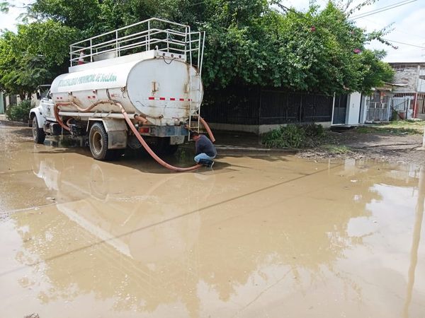 MUNICIPALIDAD DE SULLANA EVACÚA AGUAS PLUVIALES EN CUENCAS CIEGAS