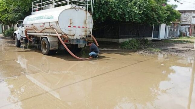 MUNICIPALIDAD DE SULLANA EVACÚA AGUAS PLUVIALES EN CUENCAS CIEGAS