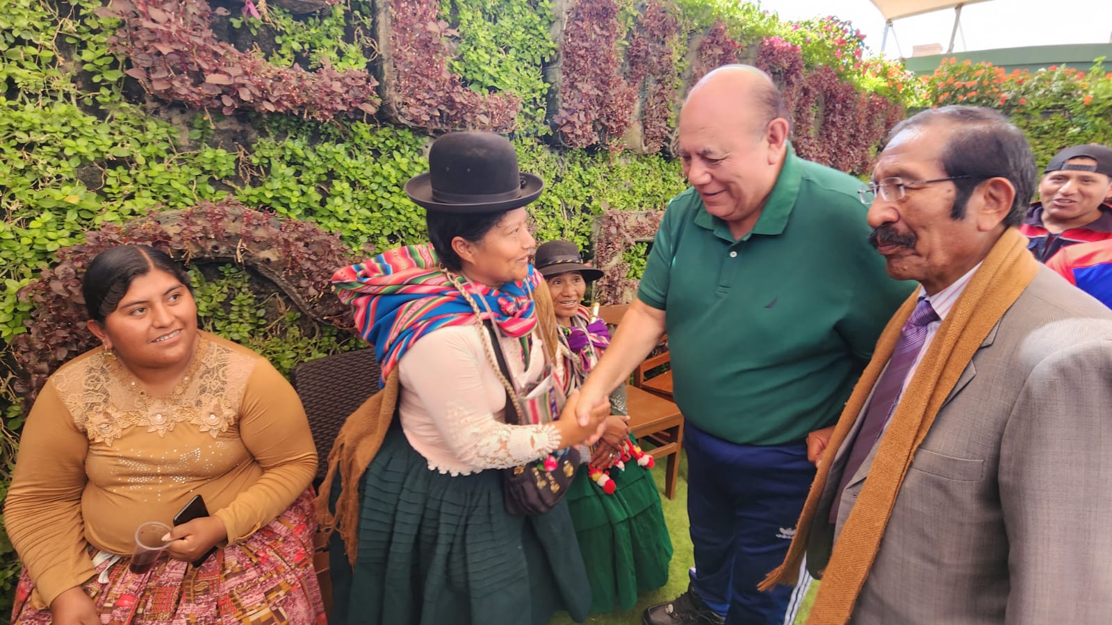 Unen esfuerzos para lograr la integración vial Perú – Bolivia